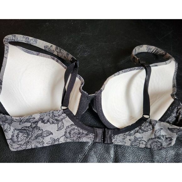 Victoria's Secret lined perfect coverage underwire Bra 34C. - Picture 4 of 5